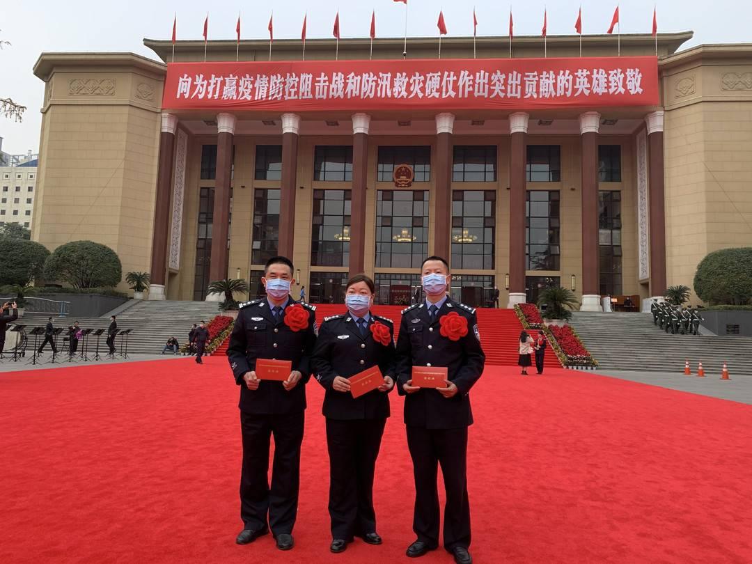 全国疫情稳定后探索自然美景，寻找内心平静的时刻