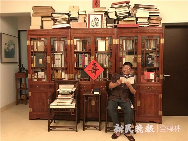 滑稽演员探秘小巷宝藏，喜剧背后的神秘故事