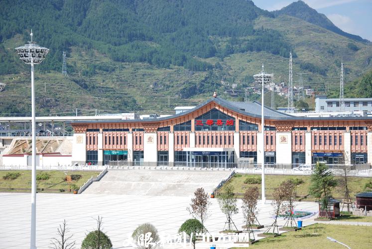 三穗高铁新区最新图片探索，小巷独特风情一览
